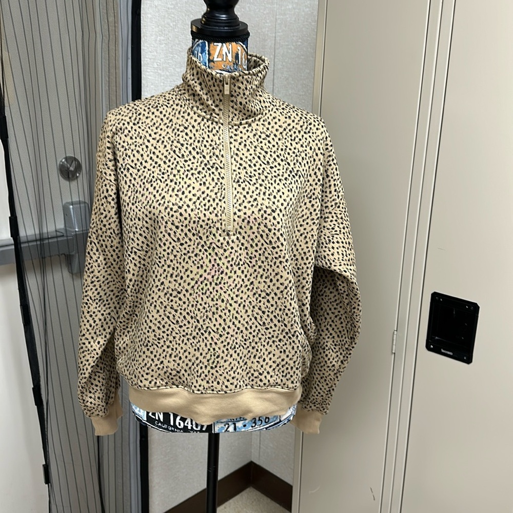 Sweatshirt